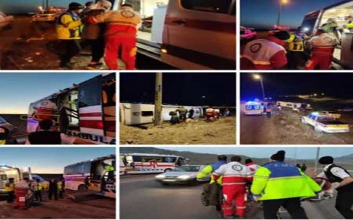 واژگونی اتوبوس در بزرگراه قم- اراک با یک کشته و 19 مصدوم واژگونی اتوبوس در بزرگراه قم- اراک با یک کشته و 19 مصدوم